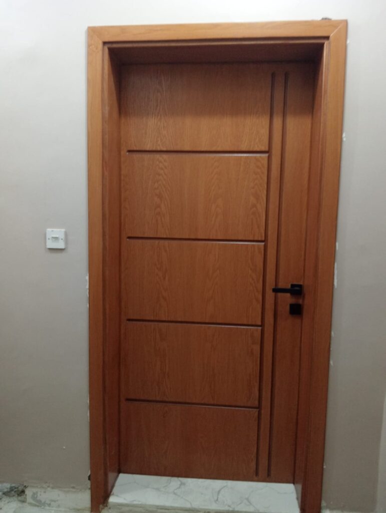 صباغ أبواب خشب بالكويت - 97670327 صباغ أبواب خشب بالكويت - 97670327 صباغ الكويت -- 97670327